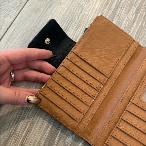 Black Fossil Leather Wallet - Picture 2 of 4